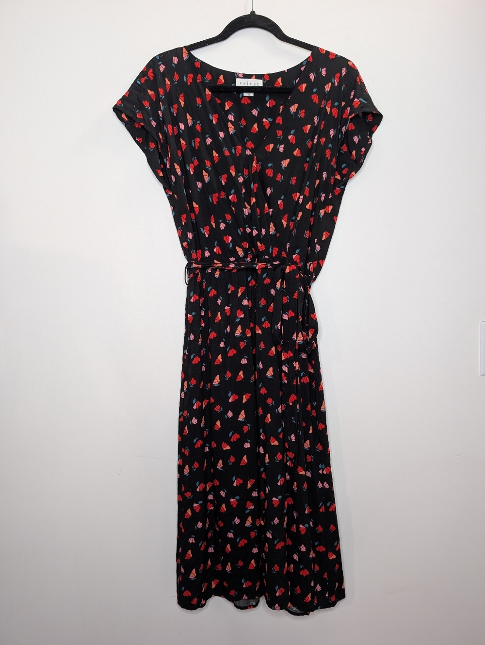 Velvet by Graham & Spencer Floral Midi Dress XS Black Red Print Belted - Picture 2 of 6